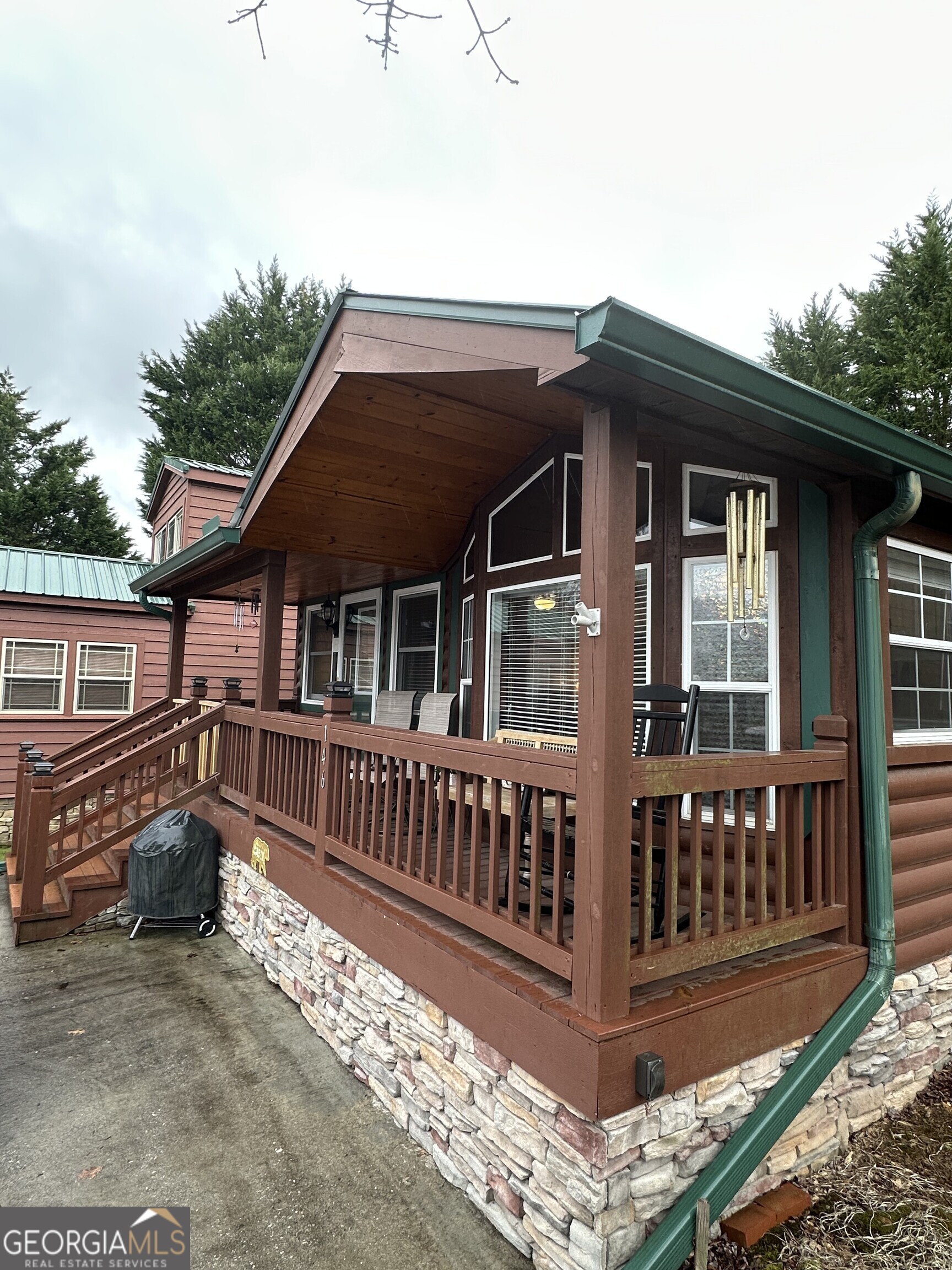 146 Falls View DR