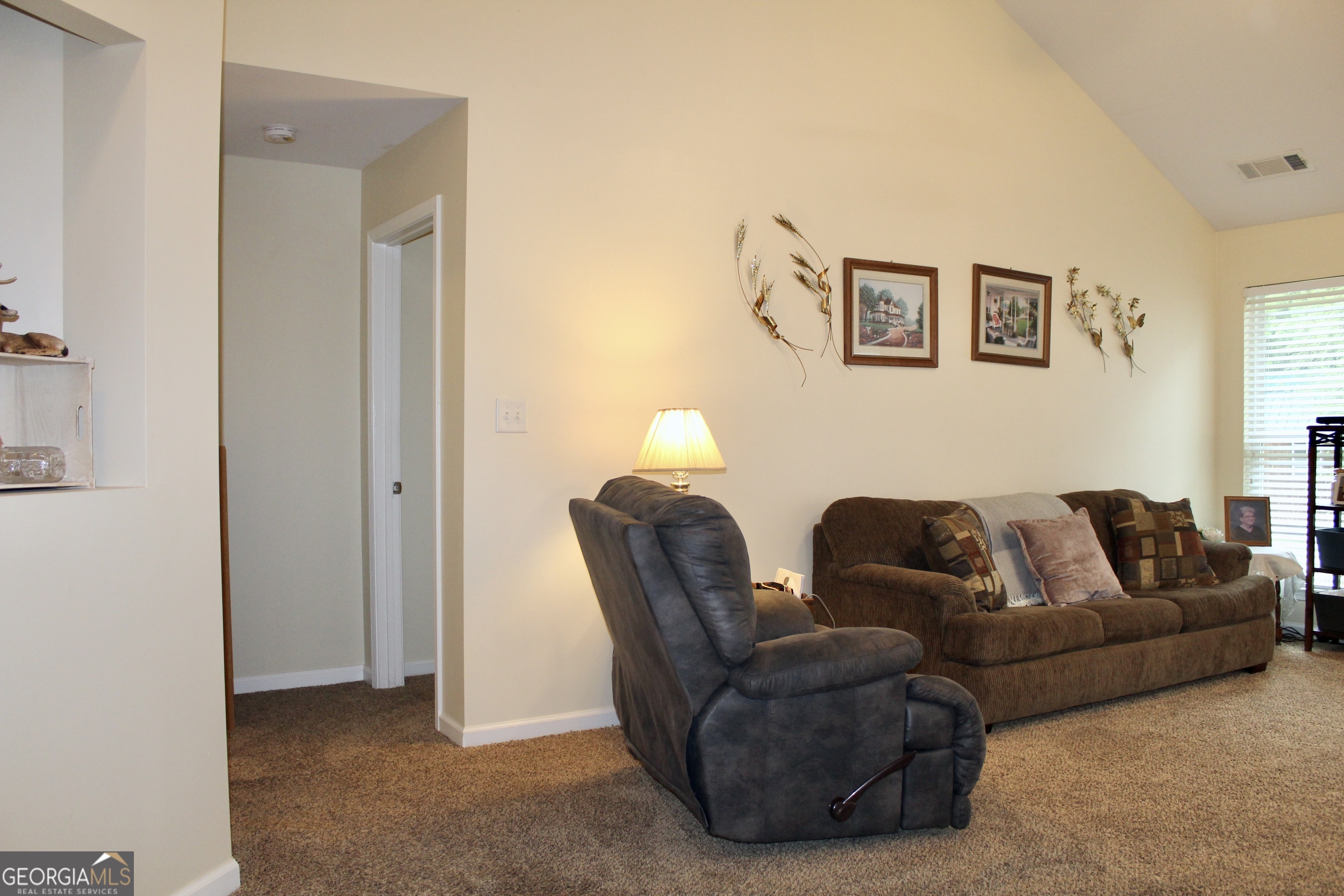 525 Fairfield DR