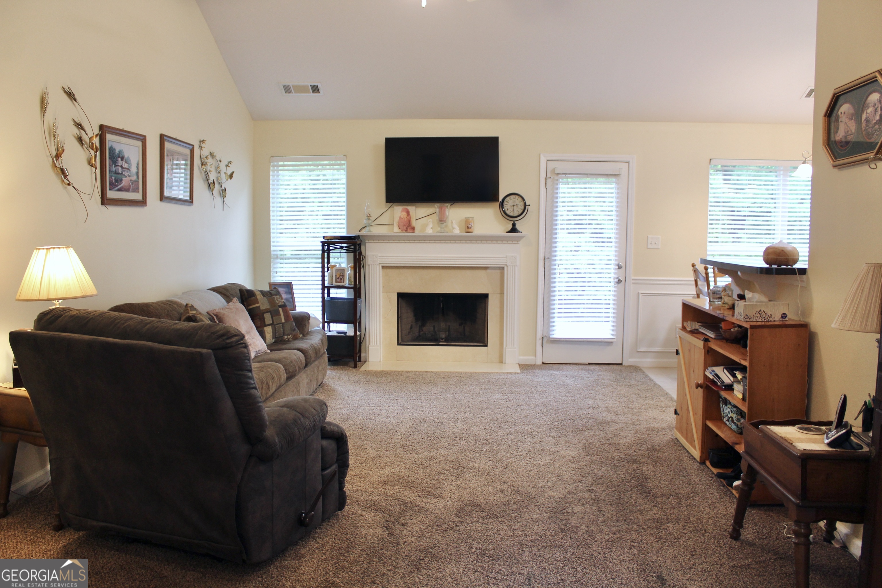 525 Fairfield DR