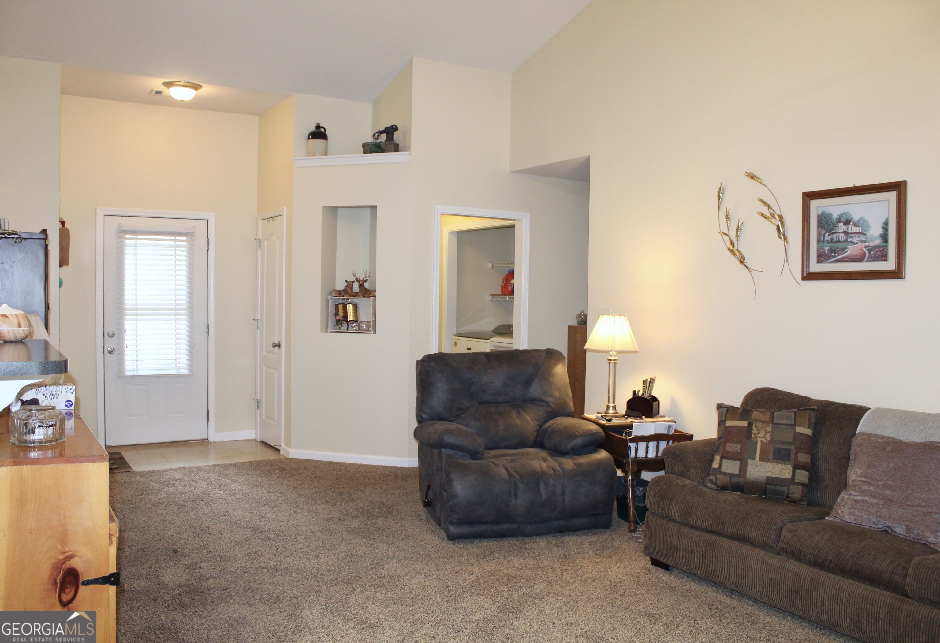 525 Fairfield DR