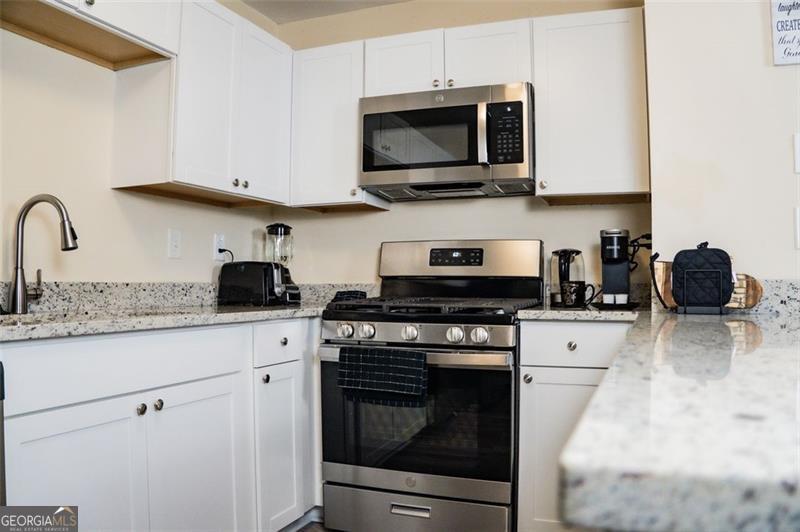 Oakpointe Drive - Residential Lease