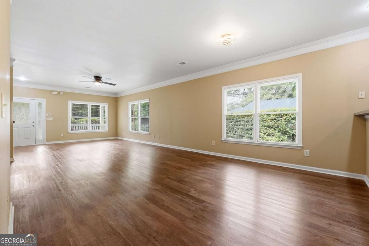 1921 Dunlap AVE