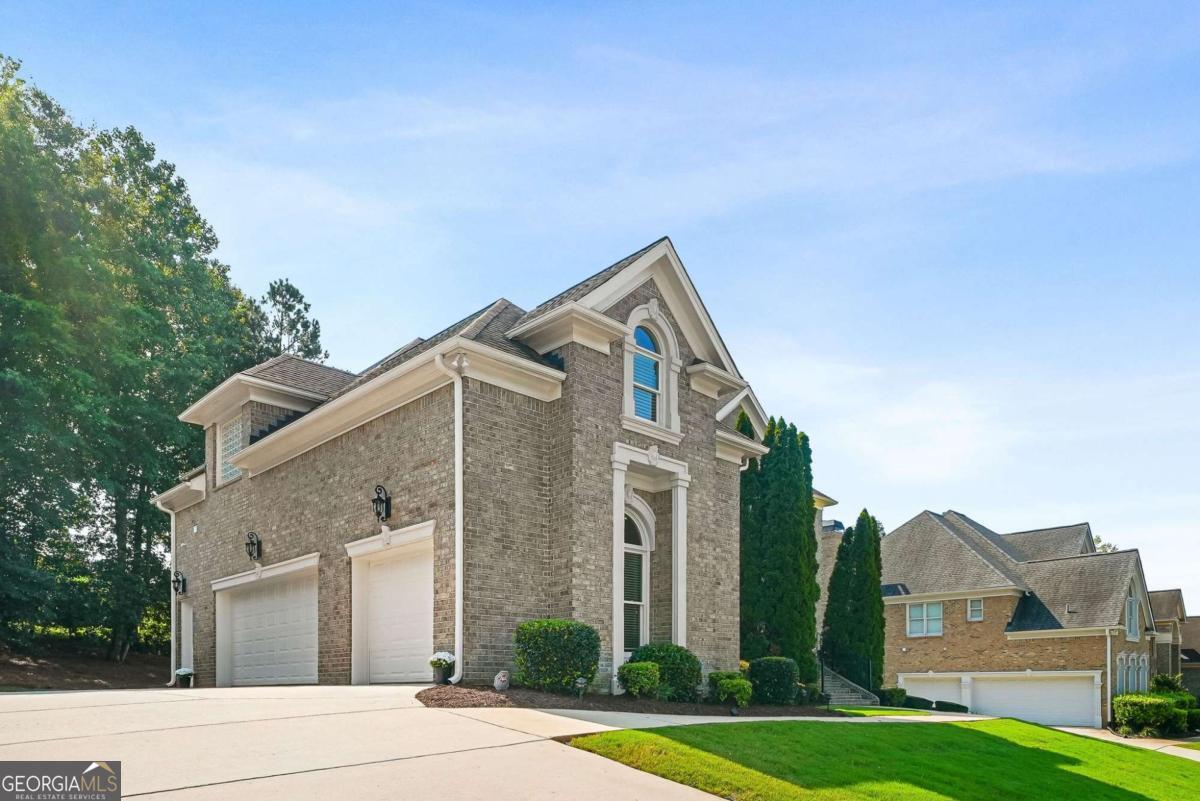 4528 Mossey DR