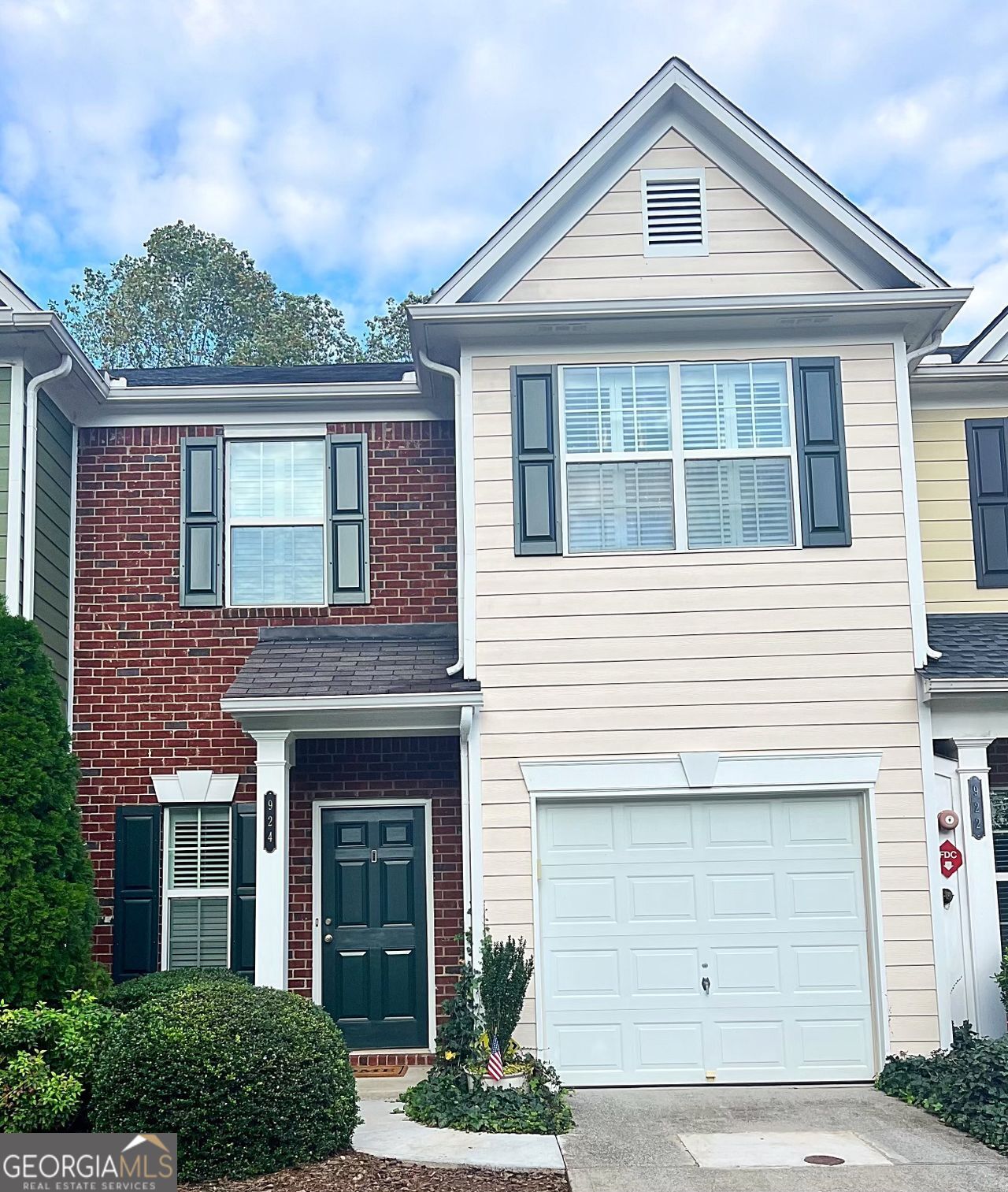 Magnolias At Ridgewalk - Residential Lease