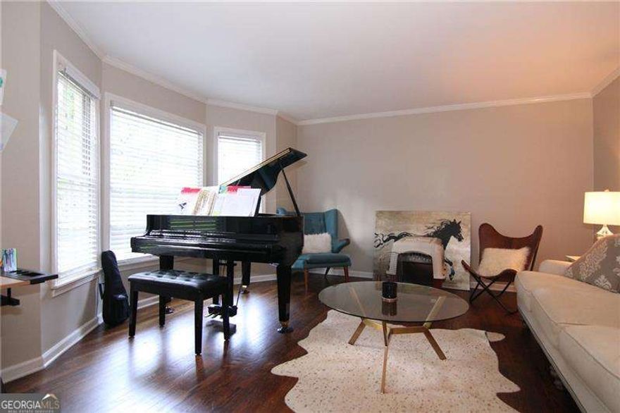 Updated Traditional 5 Bedrm 3.5 Baths, Hardwd Flrs on Main & Upper Level, Foyer, Frml Living Rm & Dining Rm, Kitchen w/ Granite Counters, Stainless Appliances, Breakfast Area Opens to Large Vaulted Family Room w/ Fireplace, Laundry Rm, Bedroom on Main, Full Bath, Upper Level Master w/ His/Her Closets, Master Bathrm, 3 Additional Bedrms, Hall Bath, Large Finished Terrace Level w/ Half Bath & Fireplace, Deck w/ Screened Porch Overlooks Large Private Backyrd, 2 Car Garage, Montgomery Elementary, Swim/Tennis Available, Close to GA 400 & Hospitals.