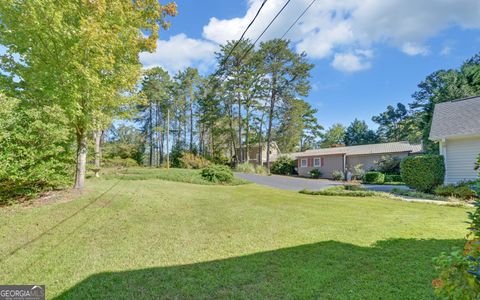 A home in Toccoa