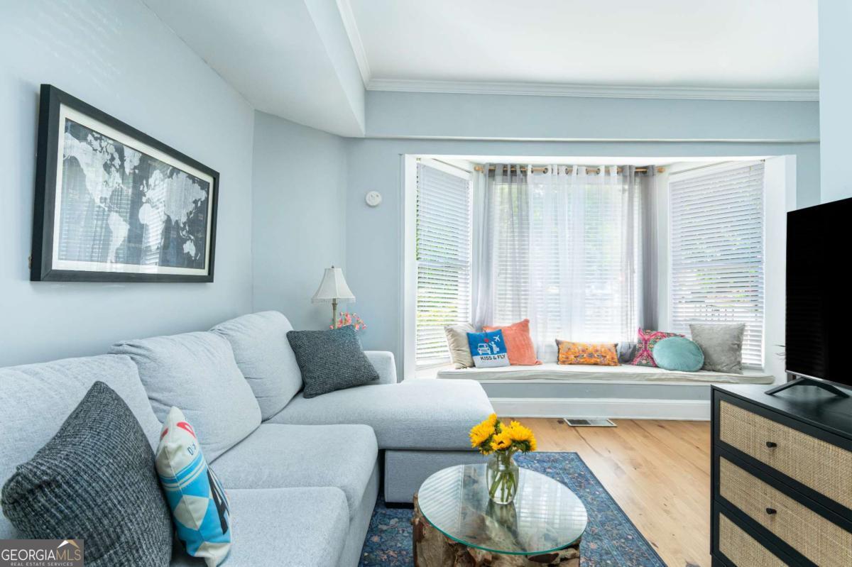 980 Saint Charles AVE NE 2