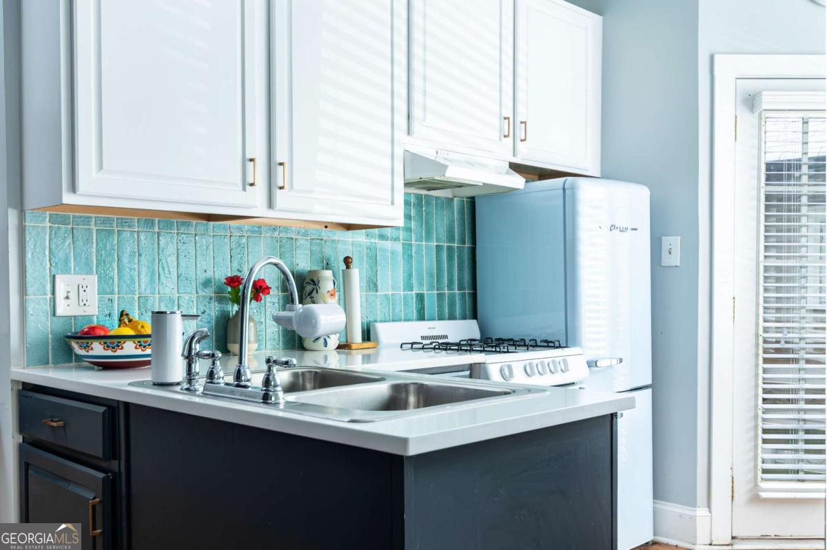 980 Saint Charles AVE NE 2