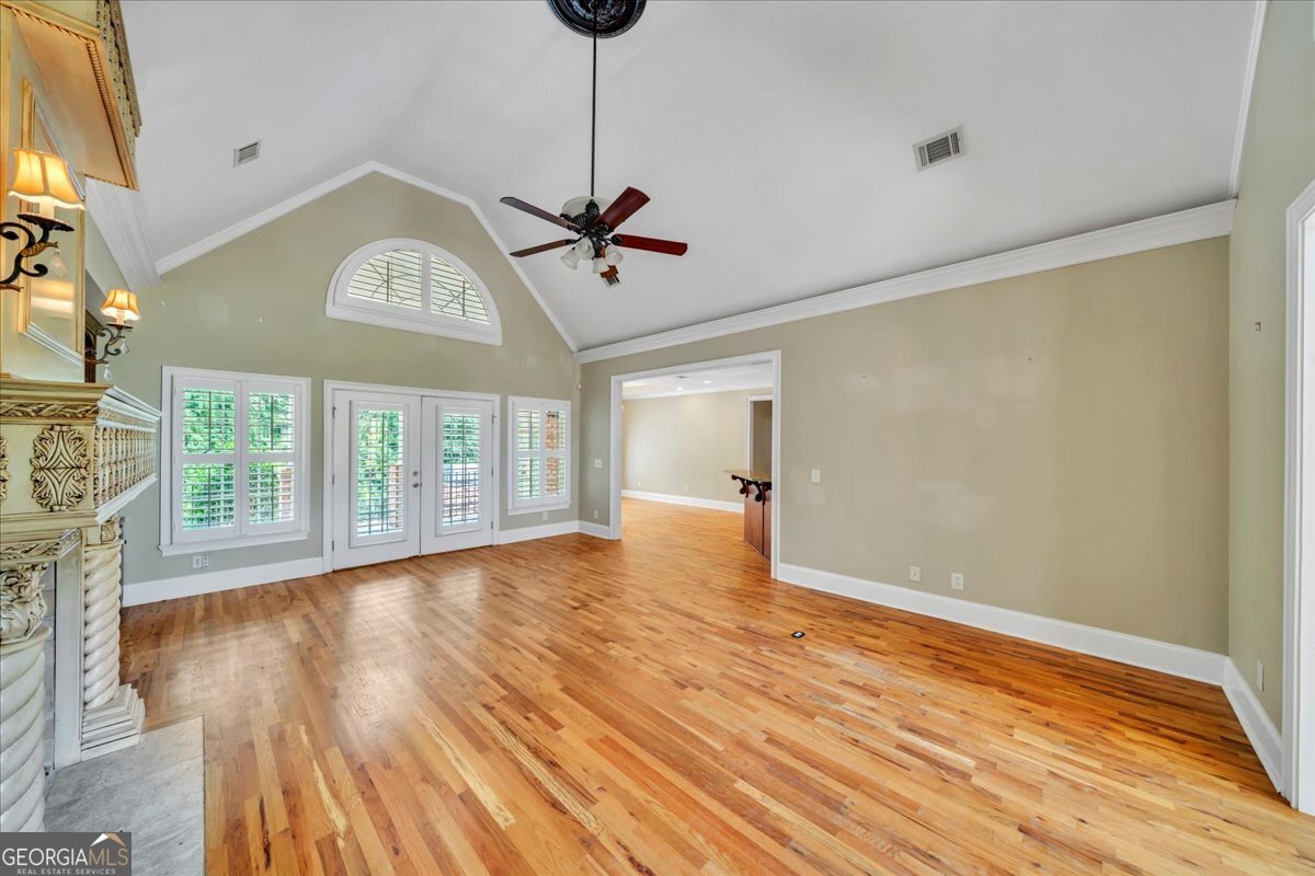 411 Creekside DR