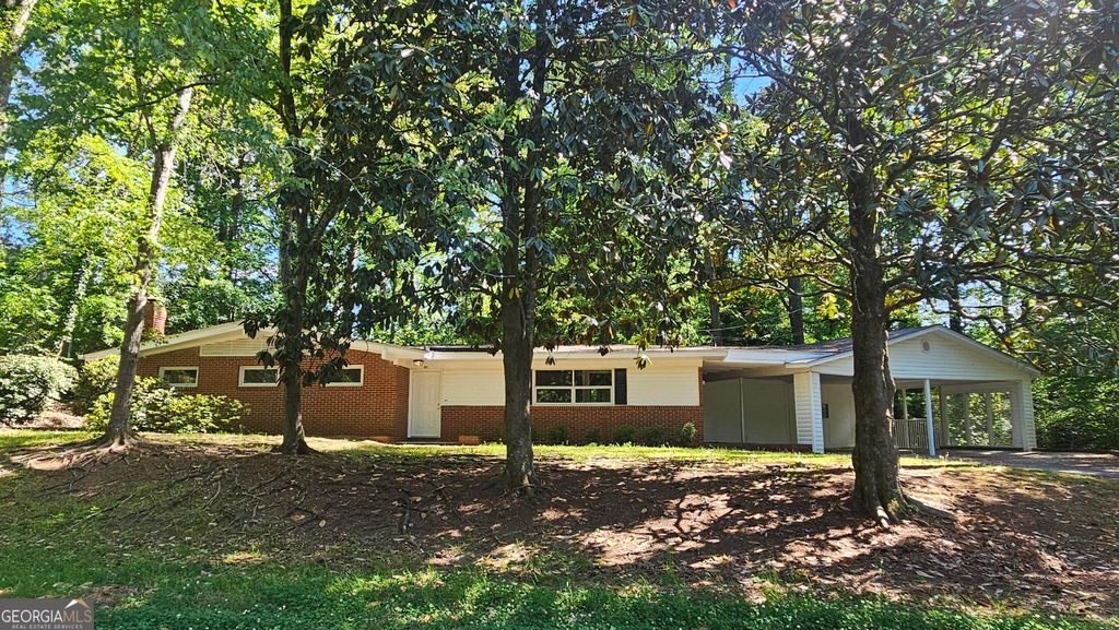 Photo of 805 Dogwood Circle, Macon, GA 31210 (MLS # 10753563)