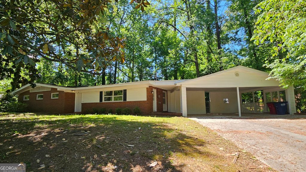 Photo of 805 Dogwood Circle, Macon, GA 31210 (MLS # 10753563)