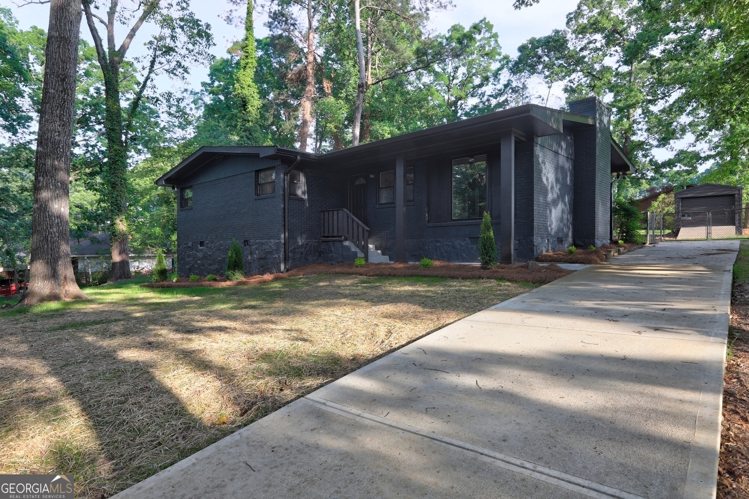 1147 Tanglewood RD