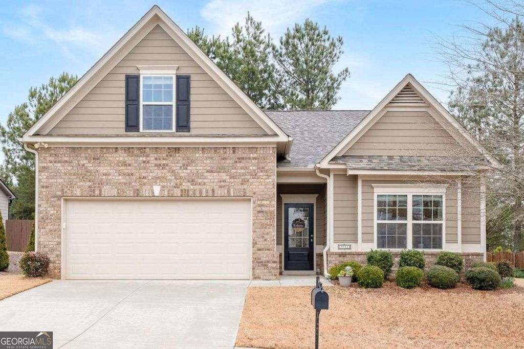 Photo of 3711 Ridge Bluff Ovlk, Gainesville, GA 30507 (MLS # 10687706)