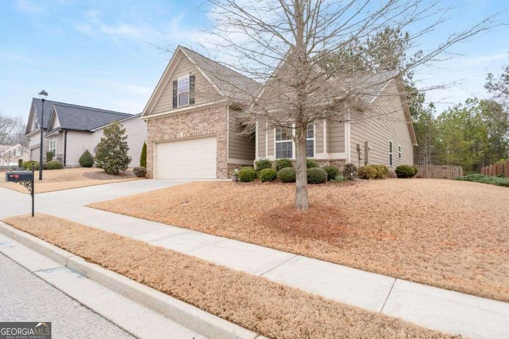 Photo of 3711 Ridge Bluff Ovlk, Gainesville, GA 30507 (MLS # 10687706)