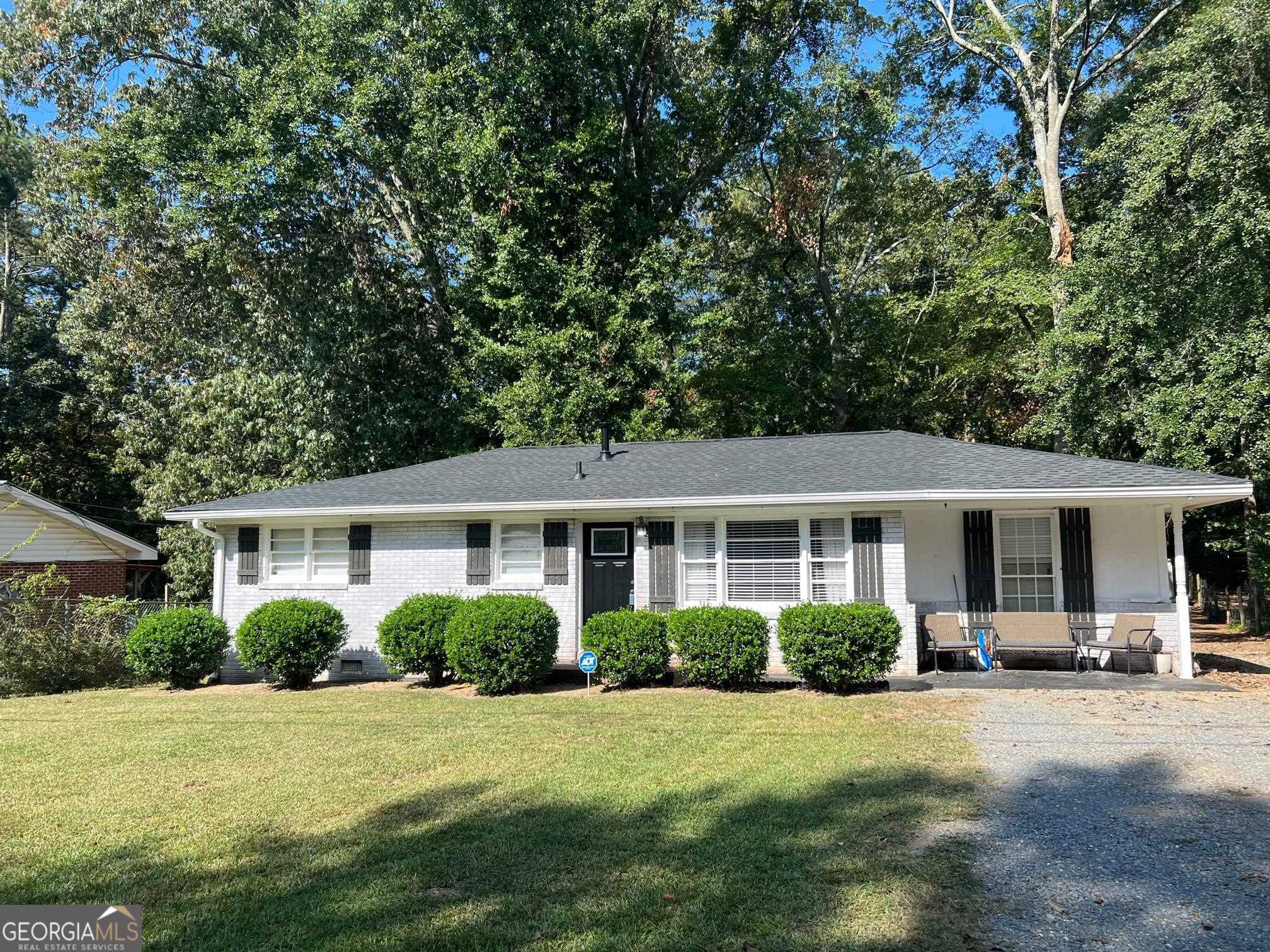Cute one-level brick ranch on a crawlspace in Armuchee. Lots of upgrades and remodeling including the bathroom and kitchen. Fenced in Backyard. Split bedroom plan. 4 bedrooms and 2 baths. This home and/or lot touches the flood plain and requires flood insurance.