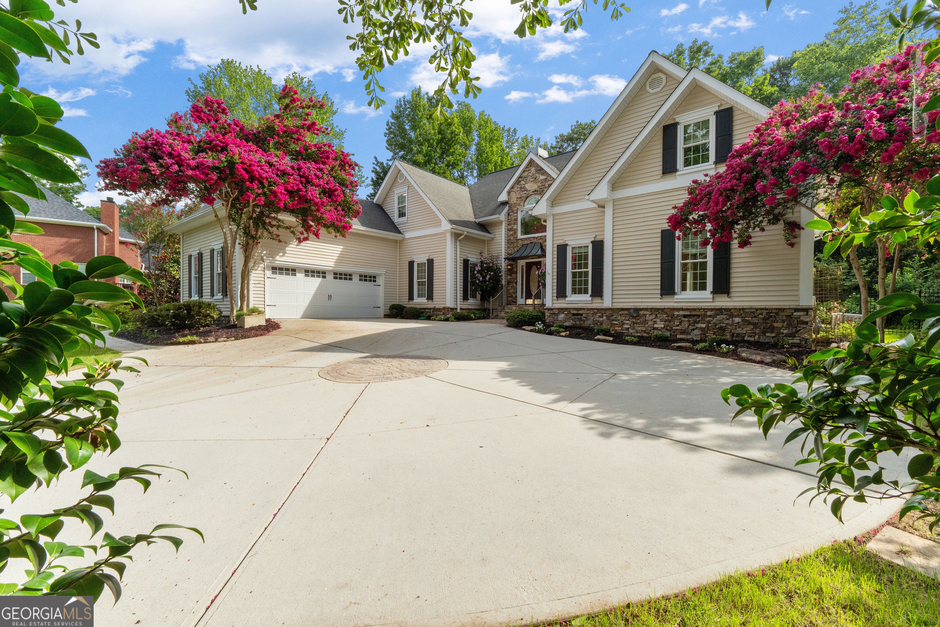 66 Hidden Lakes DR