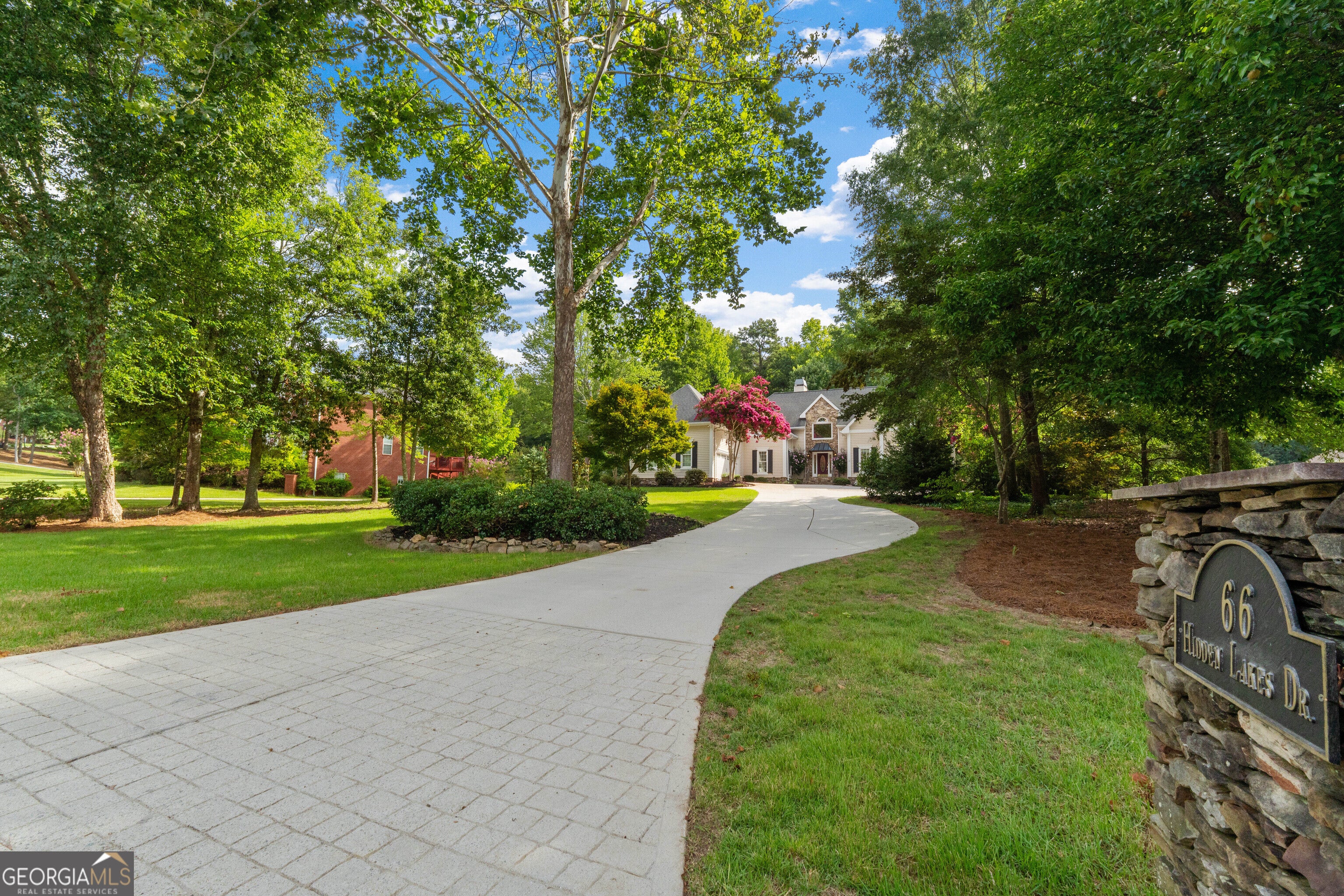 66 Hidden Lakes DR