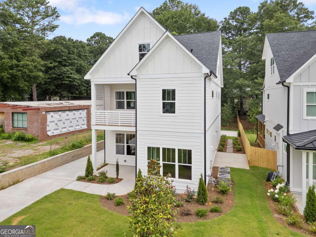 1577 Roswell ST SE