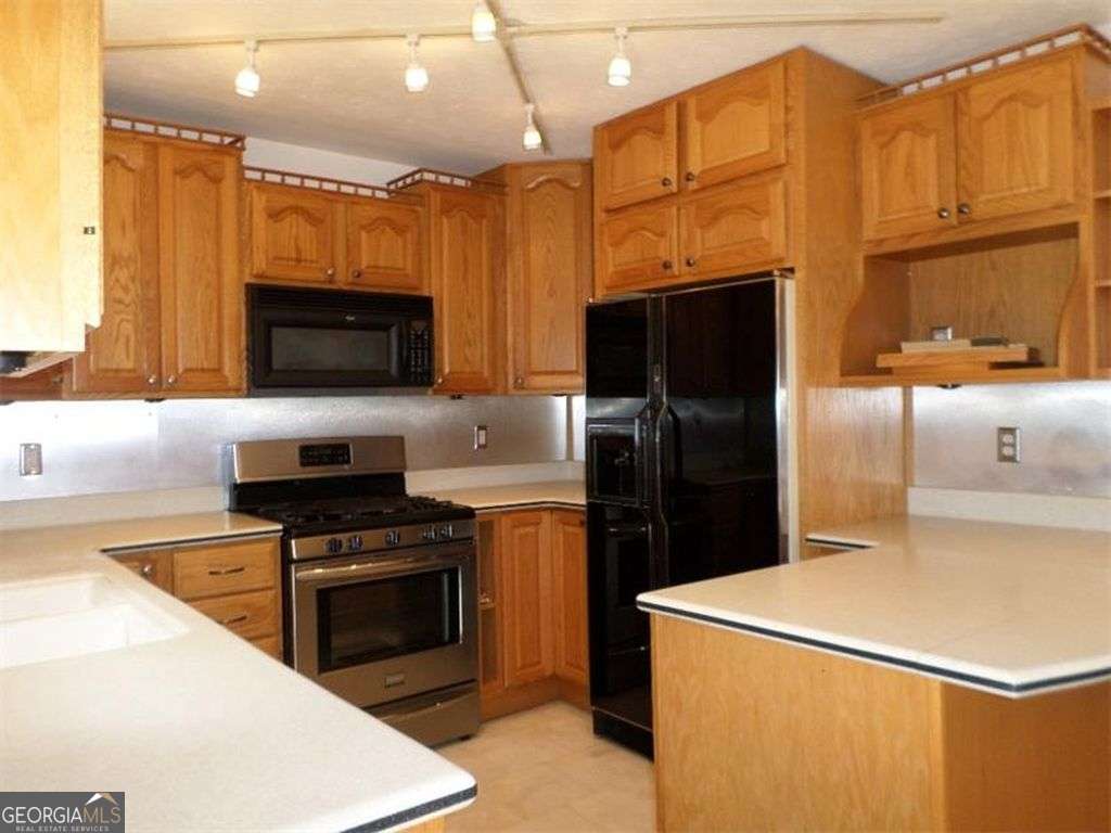 5663 Myrtle Creek CT