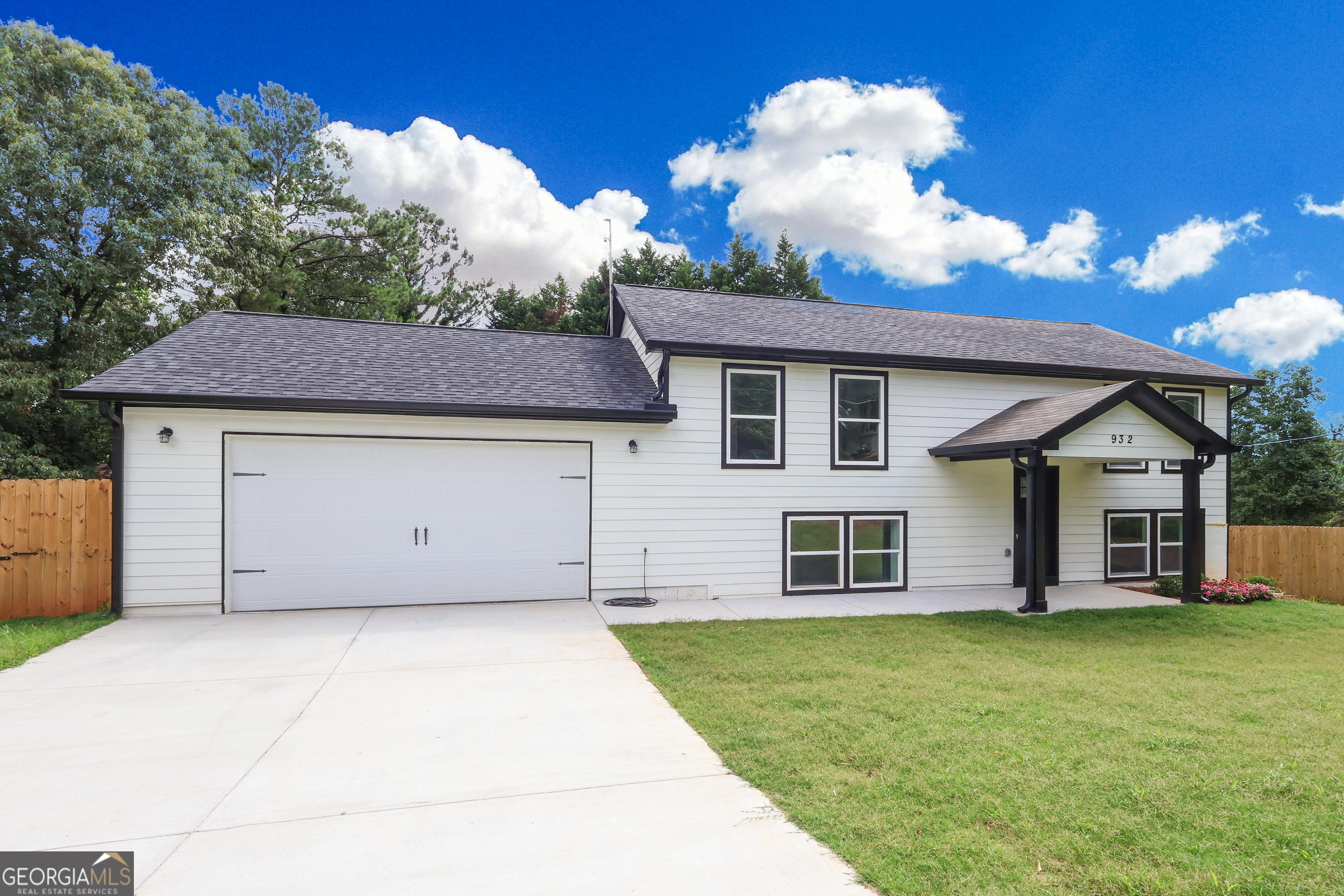 932 Brian LN