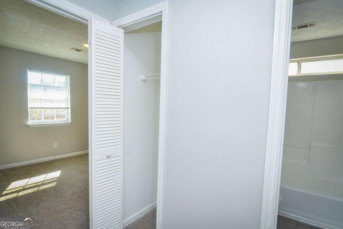 Waterford on Ellis - Residential Lease