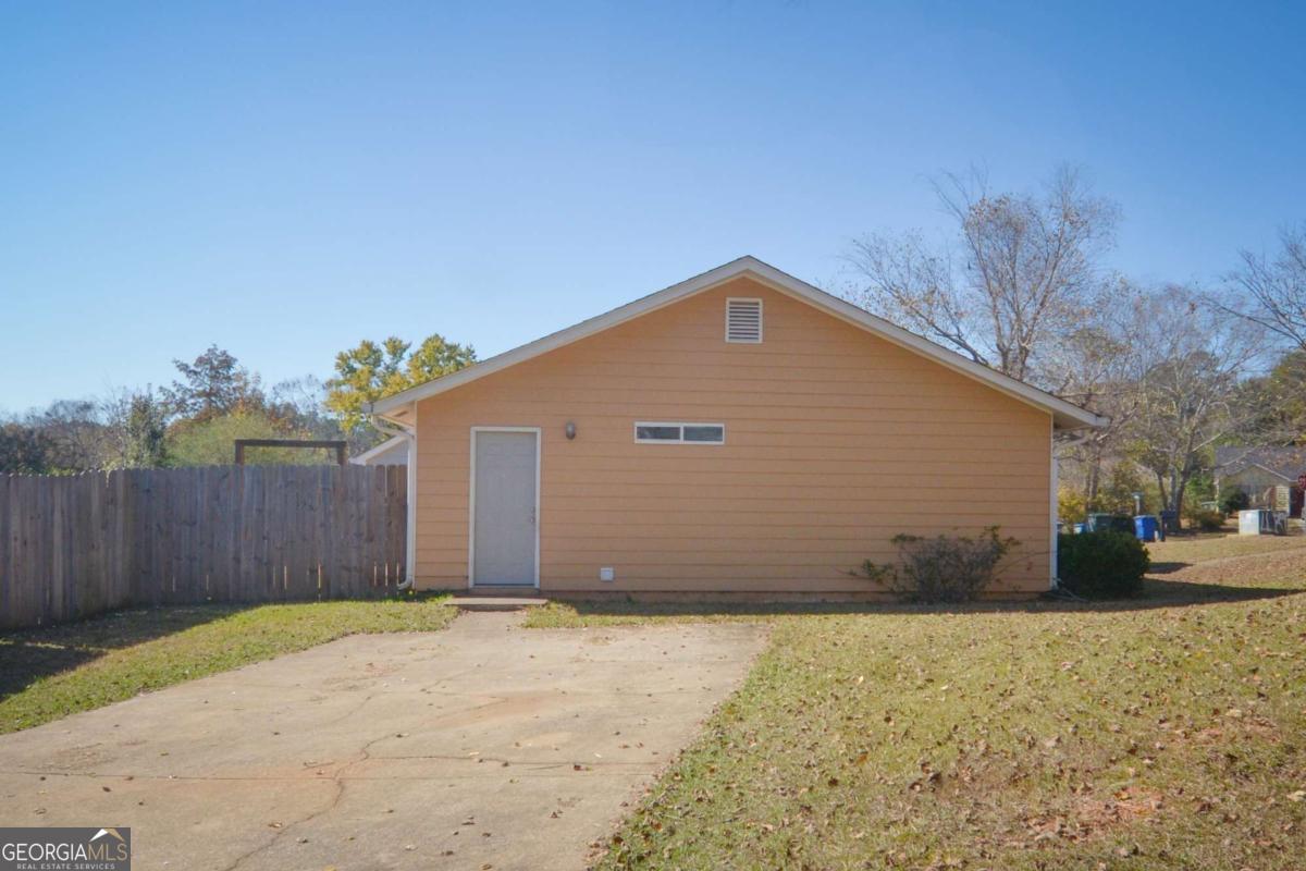 Waterford on Ellis - Residential Lease