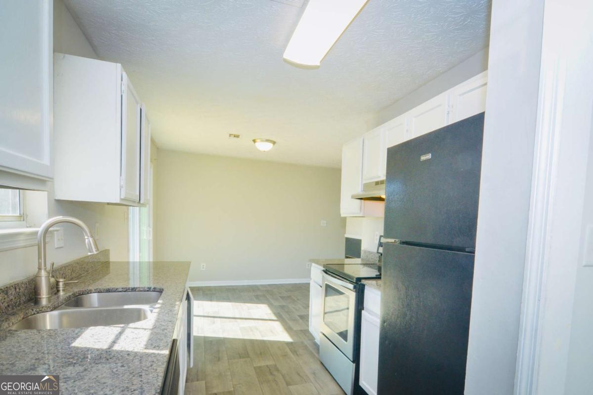 Waterford on Ellis - Residential Lease