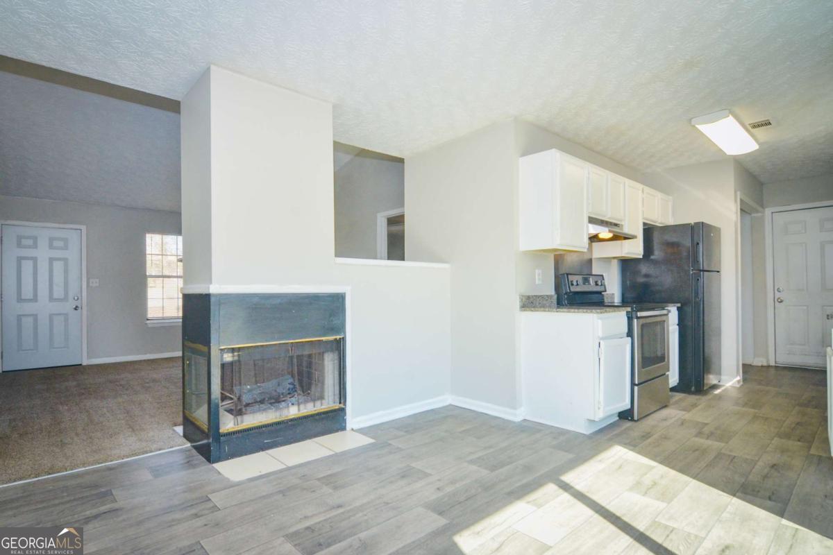 Waterford on Ellis - Residential Lease