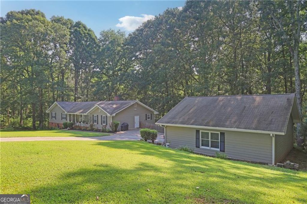 Photo of 3284 Creekside Drive SE, Conyers, GA 30094 (MLS # 10723705)