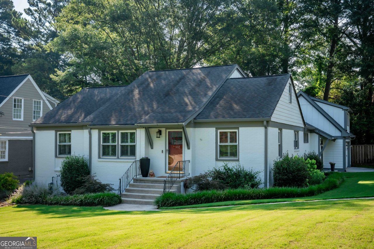 102 MOCKINGBIRD LN