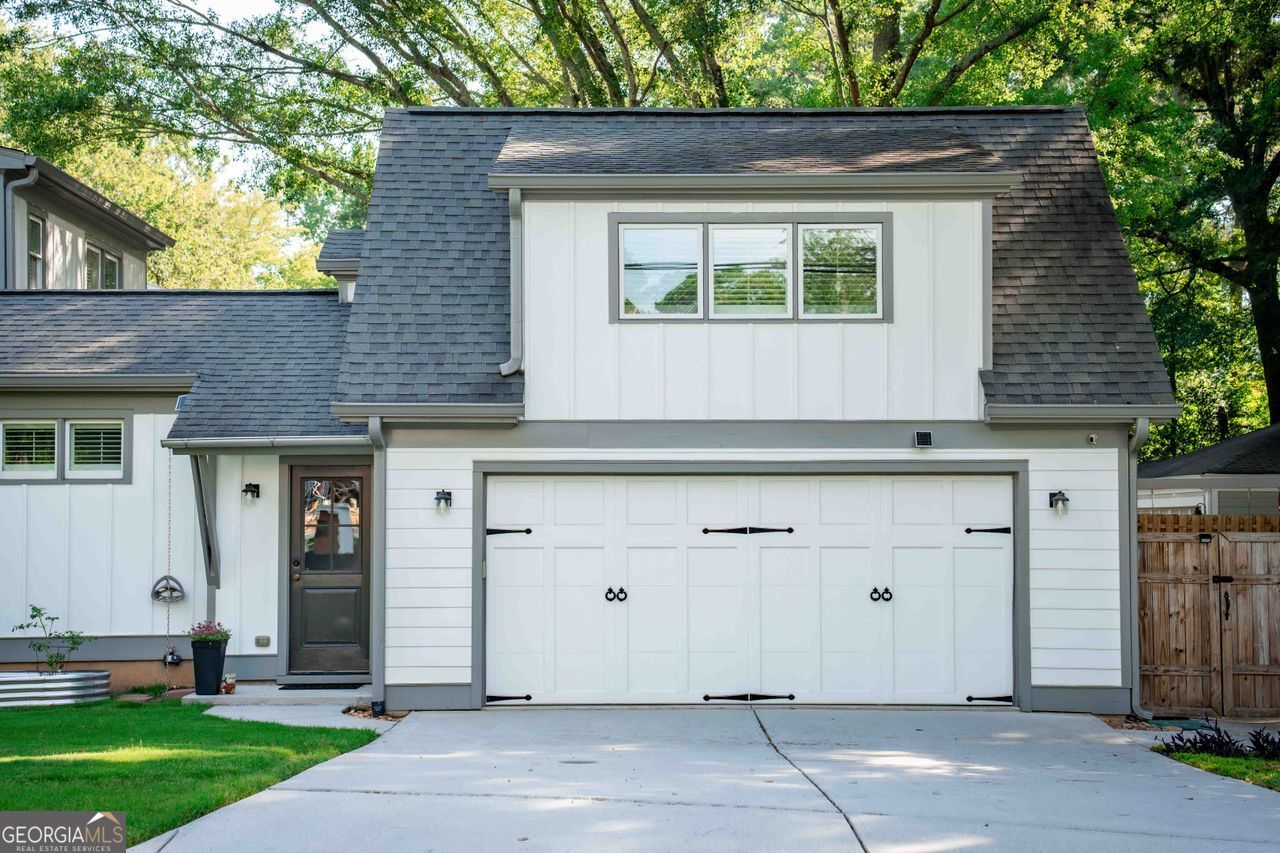 102 MOCKINGBIRD LN