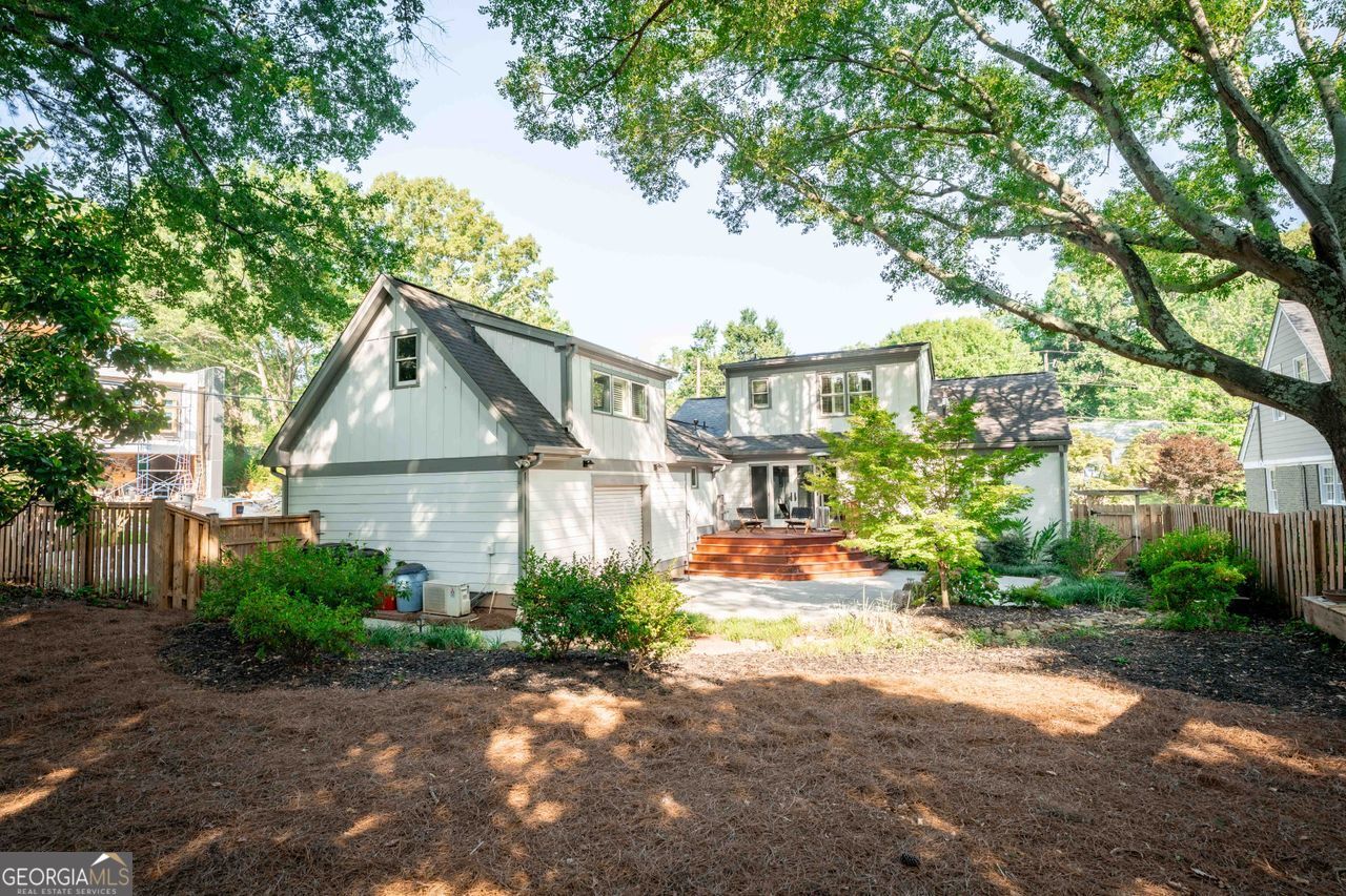 102 MOCKINGBIRD LN