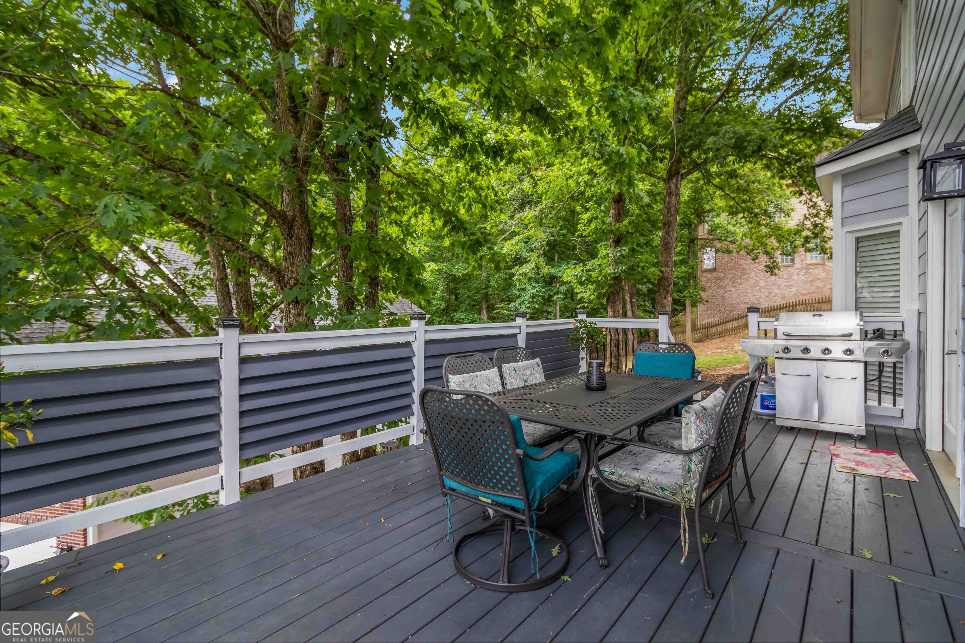 1405 Lamont CIR