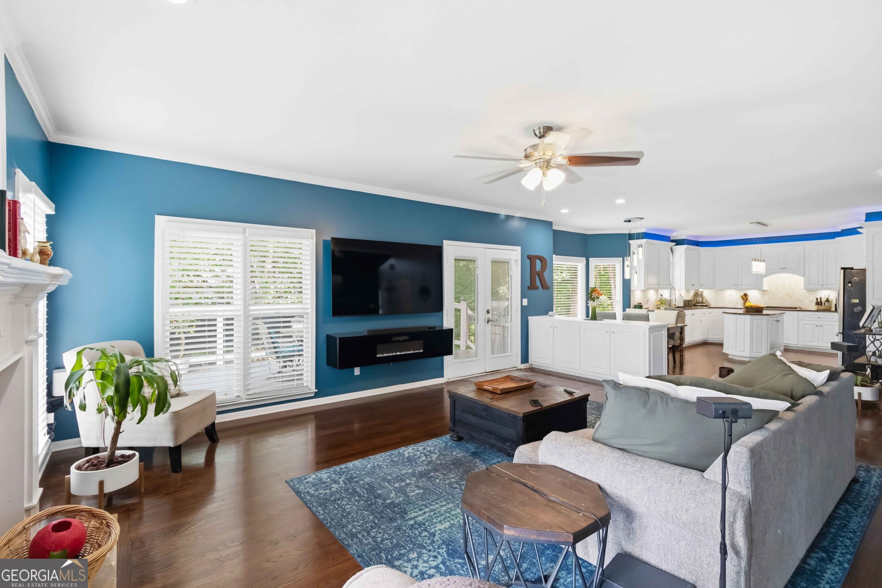 1405 Lamont CIR