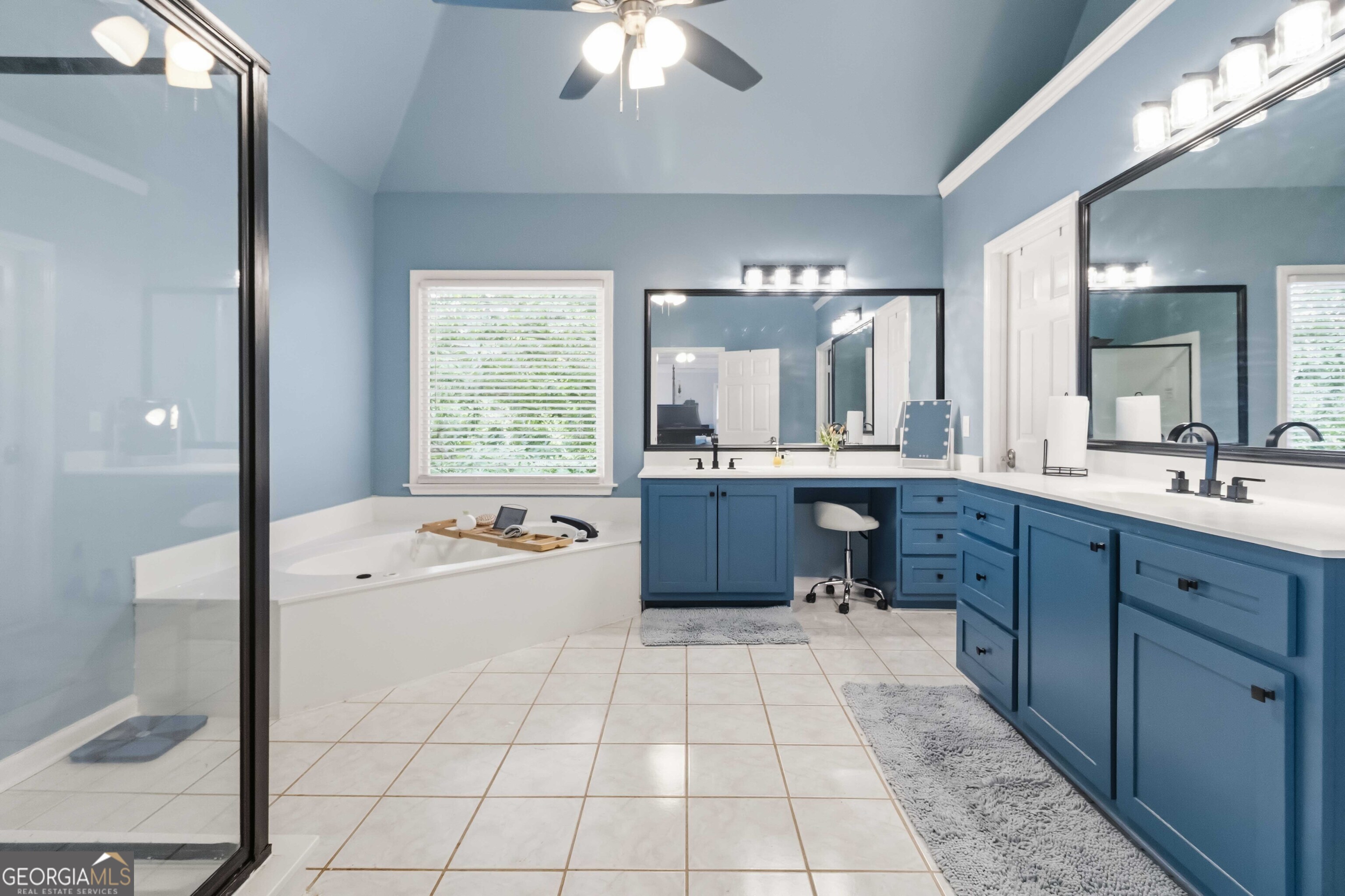 1405 Lamont CIR