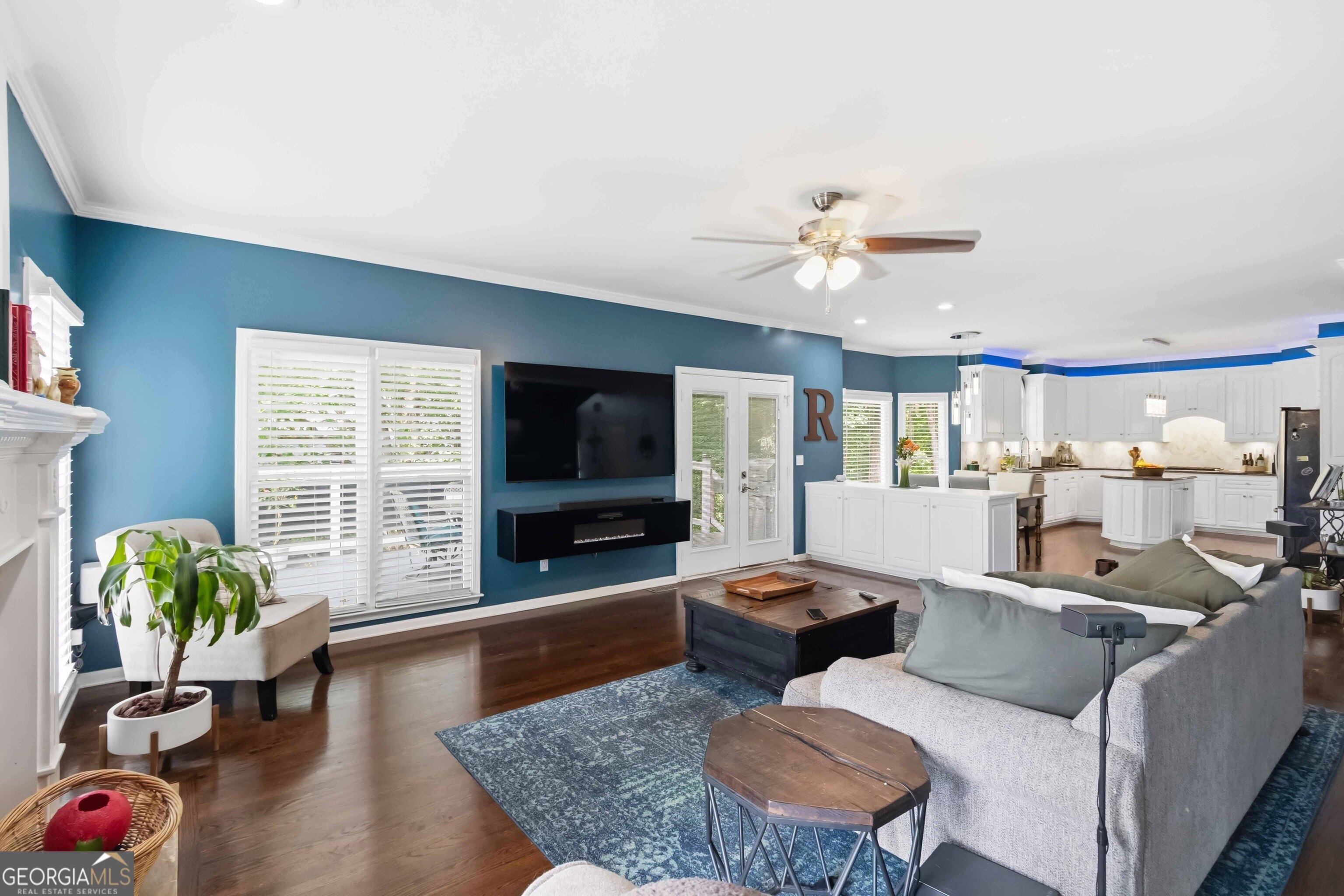 1405 Lamont CIR