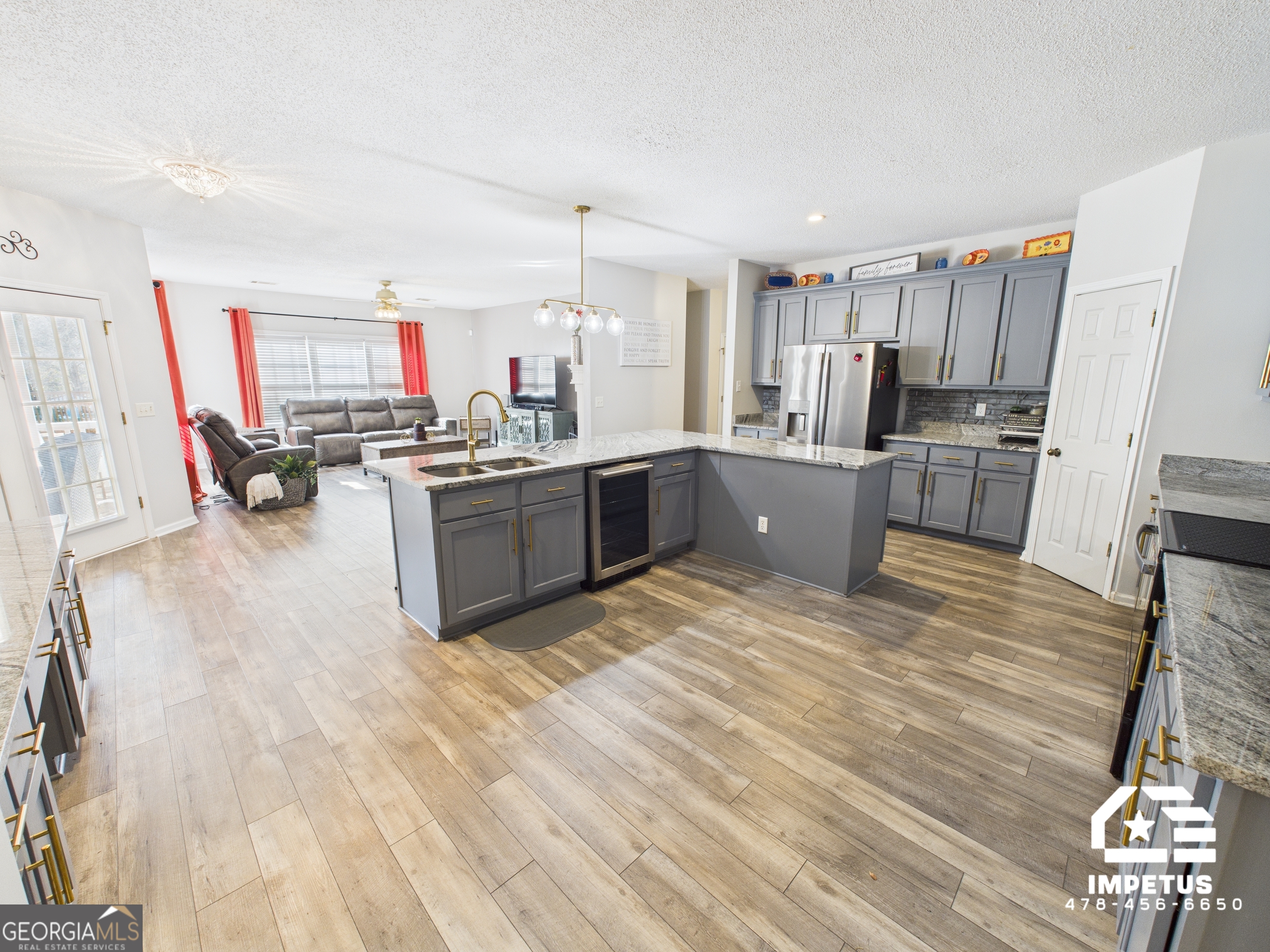 100 Crystal Ridge DR NW