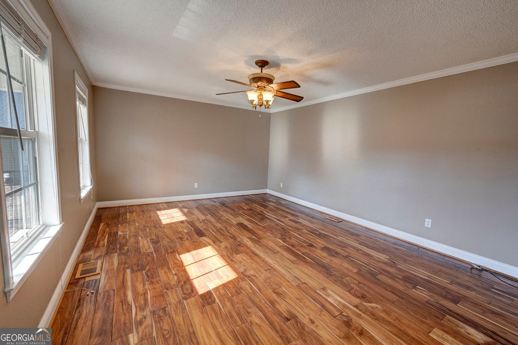 Photo of 337 Oakland Drive SE, Calhoun, GA 30701 (MLS # 10682136)