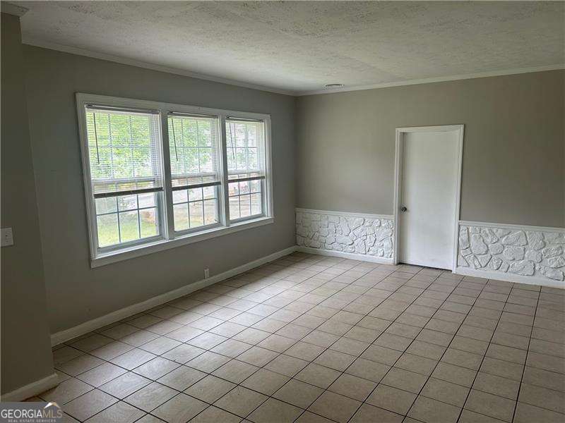 2076 Garden CIR