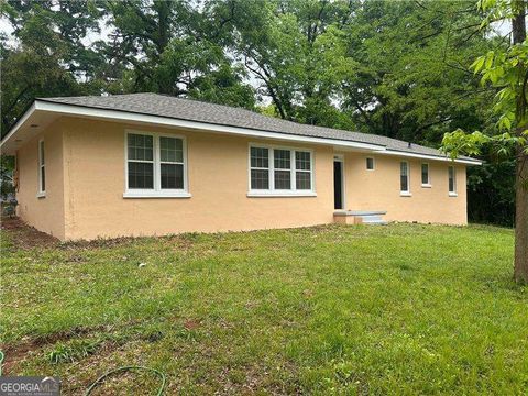 2076 Garden CIR Decatur GA 30032
