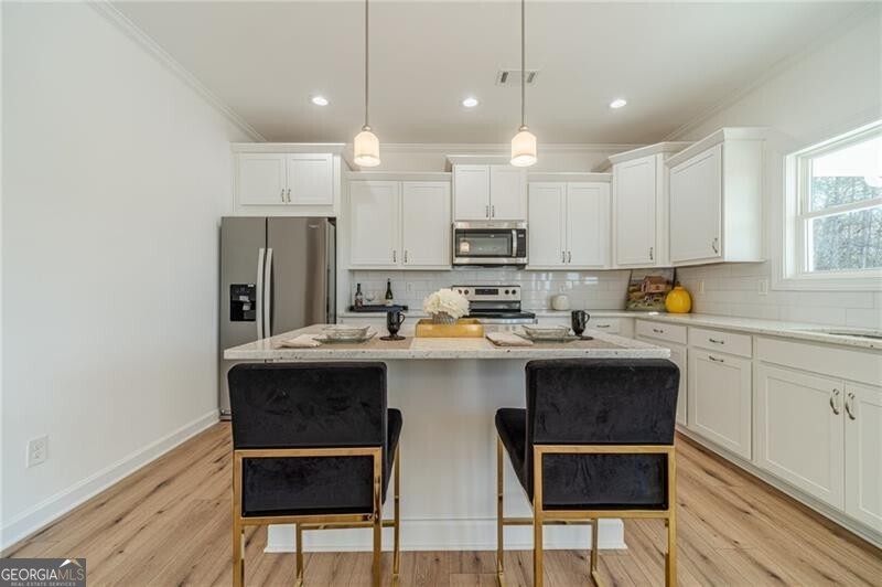 Cleveland, Georgia 30528, United States, 4 Bedrooms Bedrooms, ,3 BathroomsBathrooms,Residential,Active,17437