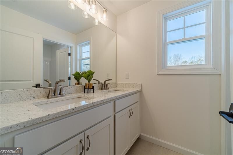 Cleveland, Georgia 30528, United States, 4 Bedrooms Bedrooms, ,3 BathroomsBathrooms,Residential,Active,17437