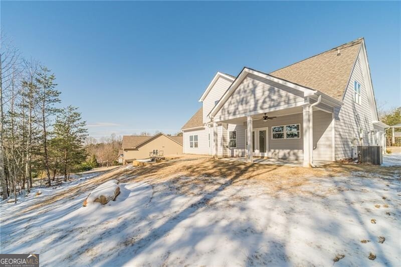 Cleveland, Georgia 30528, United States, 4 Bedrooms Bedrooms, ,3 BathroomsBathrooms,Residential,Active,17437