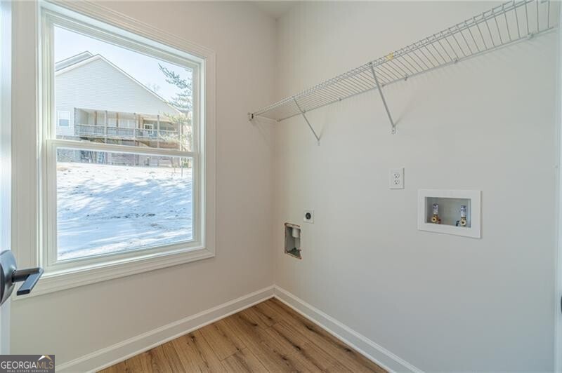 Cleveland, Georgia 30528, United States, 4 Bedrooms Bedrooms, ,3 BathroomsBathrooms,Residential,Active,17437