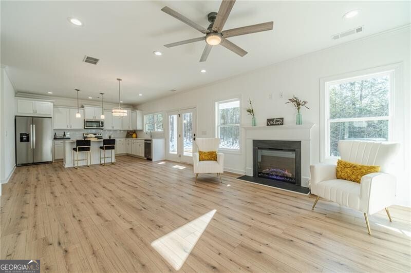 Cleveland, Georgia 30528, United States, 4 Bedrooms Bedrooms, ,3 BathroomsBathrooms,Residential,Active,17437