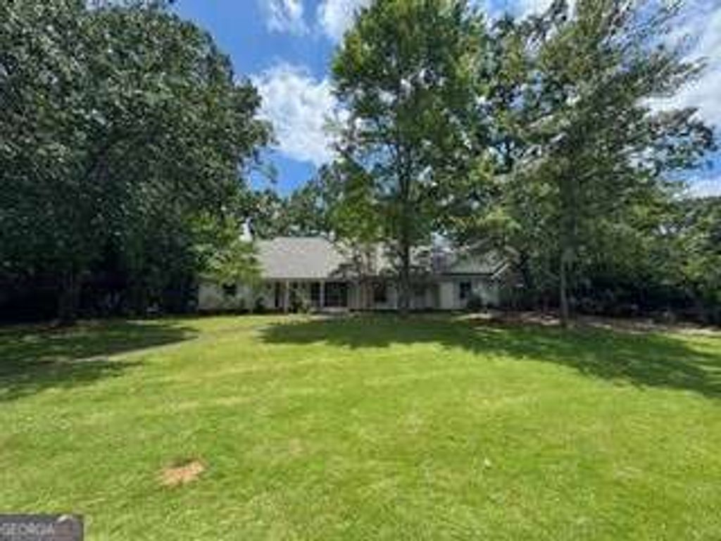 Photo of 600 Meuse Way, Alpharetta, GA 30022 (MLS # 10758410)