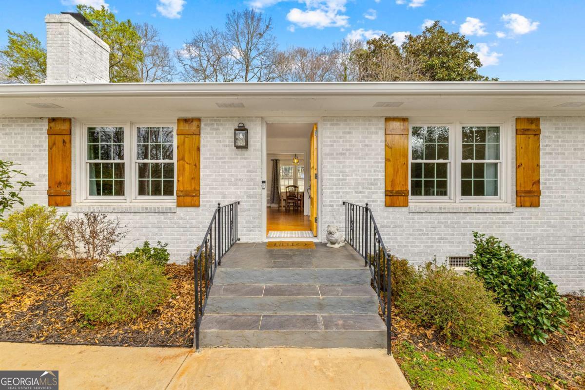 140 Riverhill DR