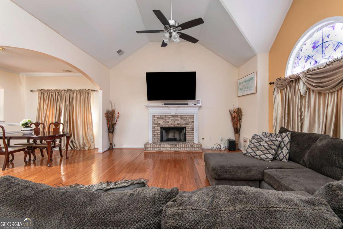 5119 Brown Crossing WAY