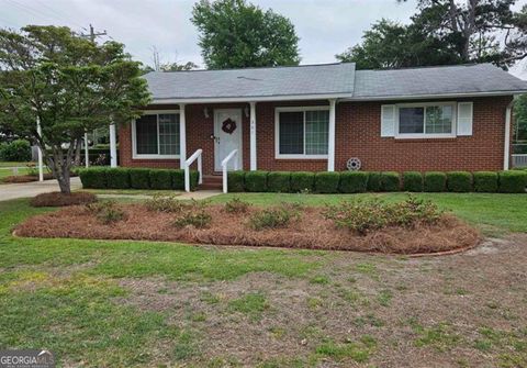 301 Greenwood DR Warner Robins GA 31093