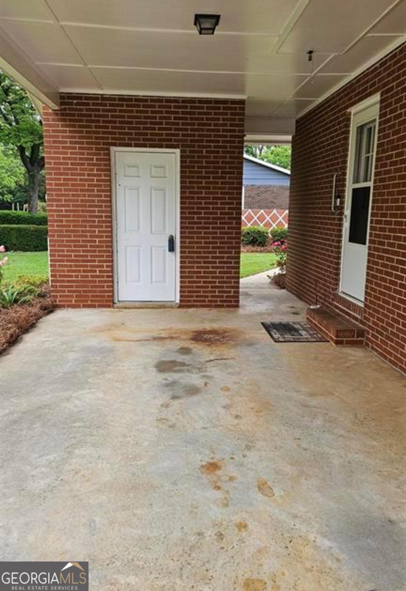 301 Greenwood DR